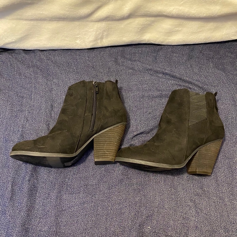 Black bootie